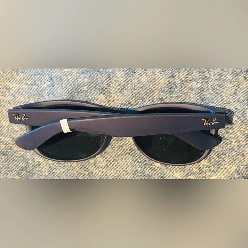 Ray-Ban Matte Navy Blue Wayfarer Sunglasses with Gradient Gray Lenses